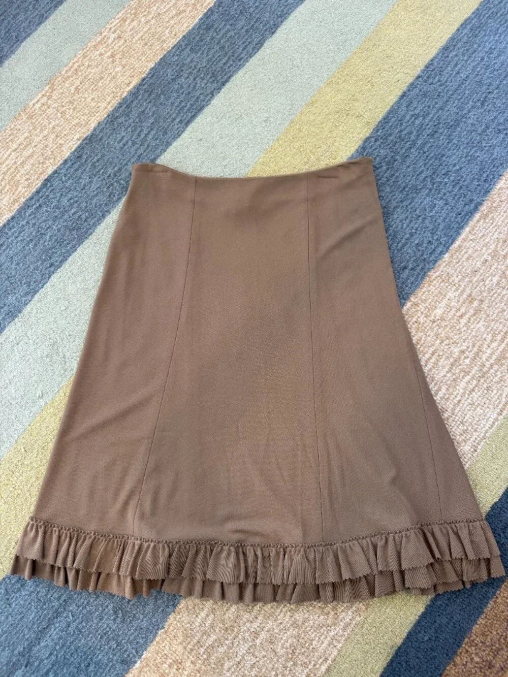 DKNY Brown Taupe Ruffle Hem Skirt Size Small Side Zip